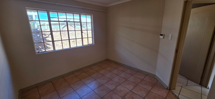2 Bedroom Property for Sale in Heuwelsig Free State